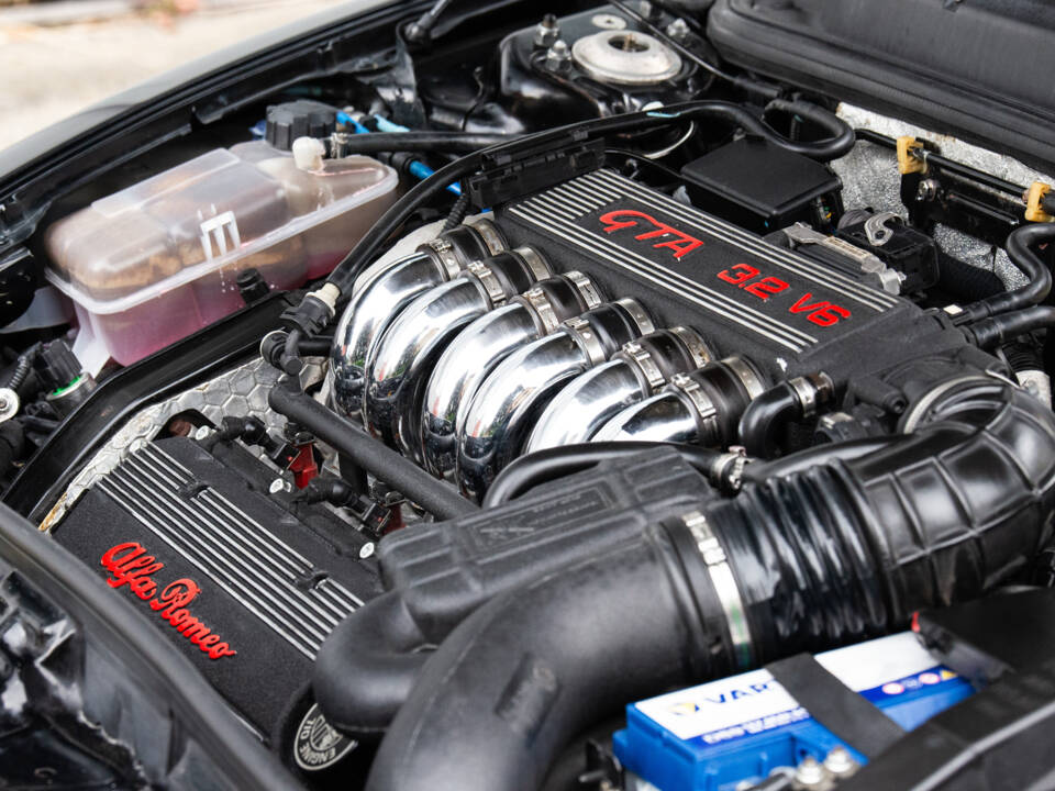 Image 32/36 of Alfa Romeo 147 3.2 GTA (2003)