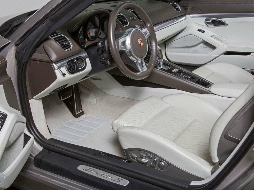 Image 28/32 of Porsche Boxster S (2012)