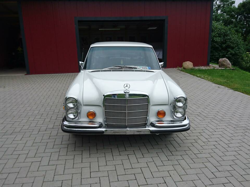 Bild 1/13 von Mercedes-Benz 280 S (1971)