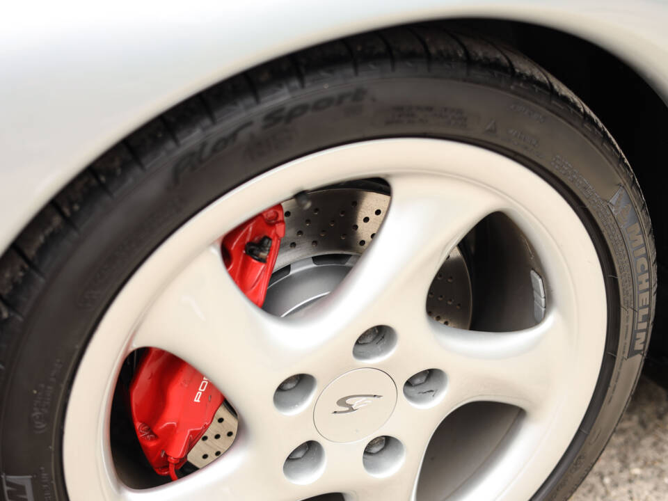Image 57/90 de Porsche 911 Carrera 4S (1996)