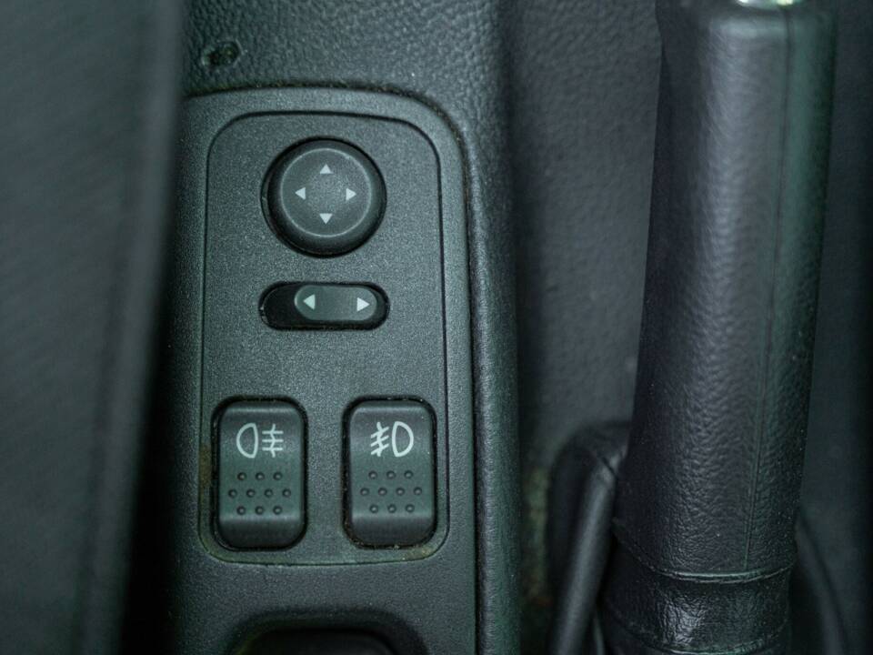 Imagen 35/50 de Alfa Romeo 156 2.5 V6 (2000)