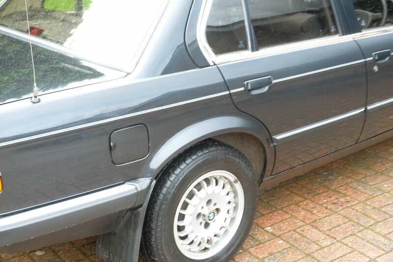Immagine 33/50 di BMW 320i (1986)