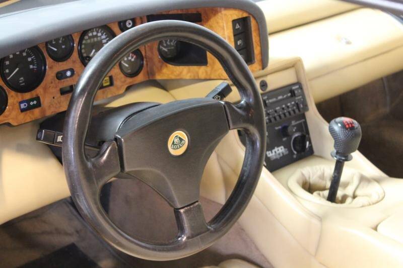 Image 11/12 of Lotus Esprit SE (1990)