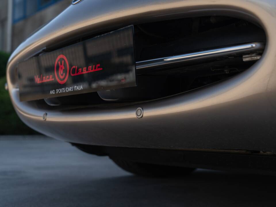 Image 30/91 de Jaguar XK8 4.0 (2000)