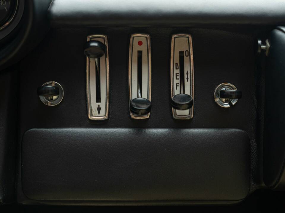 Image 33/46 of Ferrari Dino 246 GT (1971)