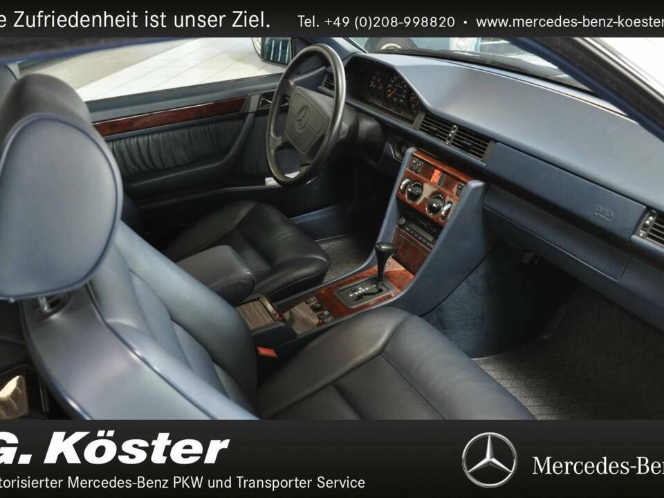 Image 9/12 of Mercedes-Benz E 200 (1995)