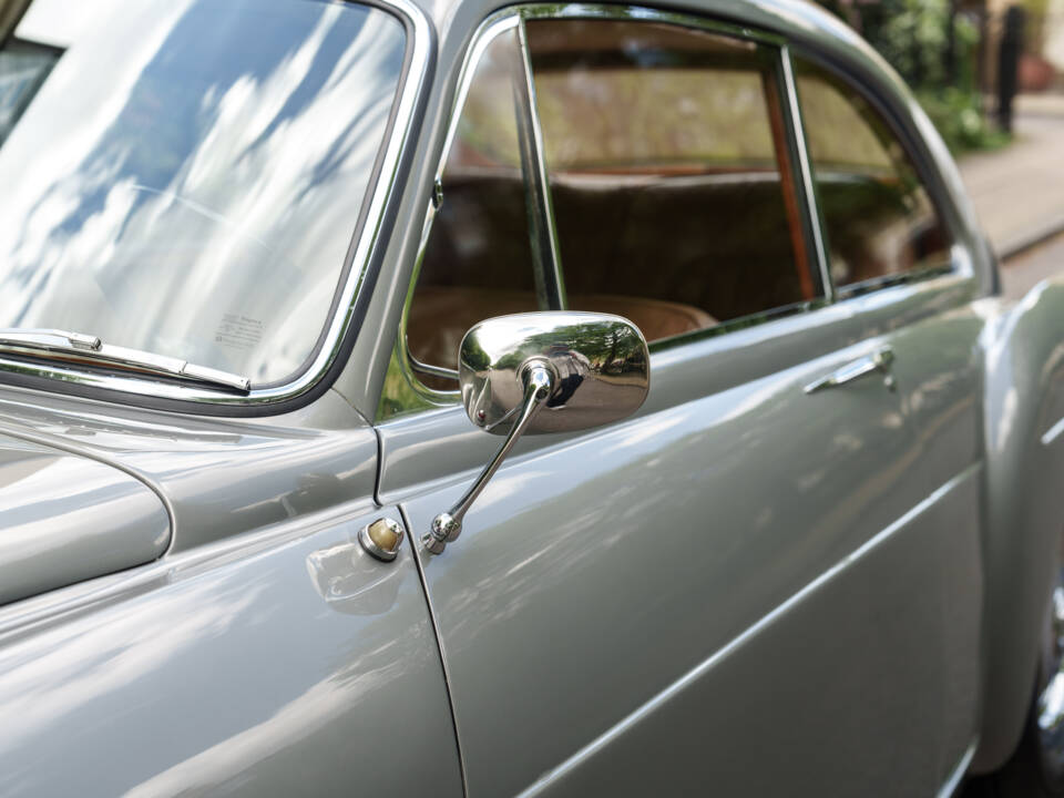 Image 10/27 of Bentley S 1 (1956)