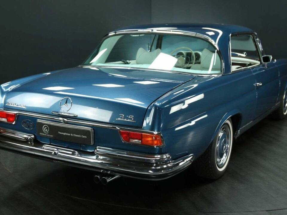 Image 2/50 of Mercedes-Benz 280 SE 3,5 (1971)