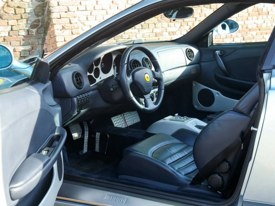 Image 3/50 of Ferrari 360 Modena (2001)