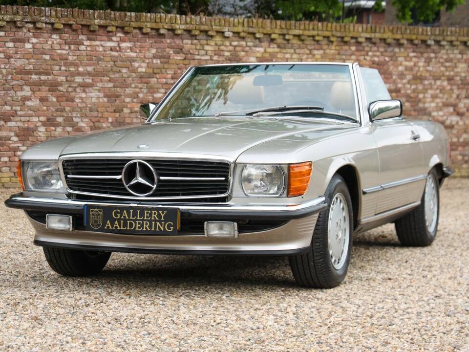 Image 40/50 de Mercedes-Benz 560 SL (1988)