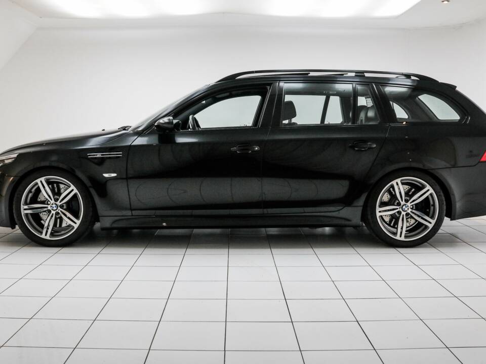 Bild 2/21 von BMW M5 Touring (2009)