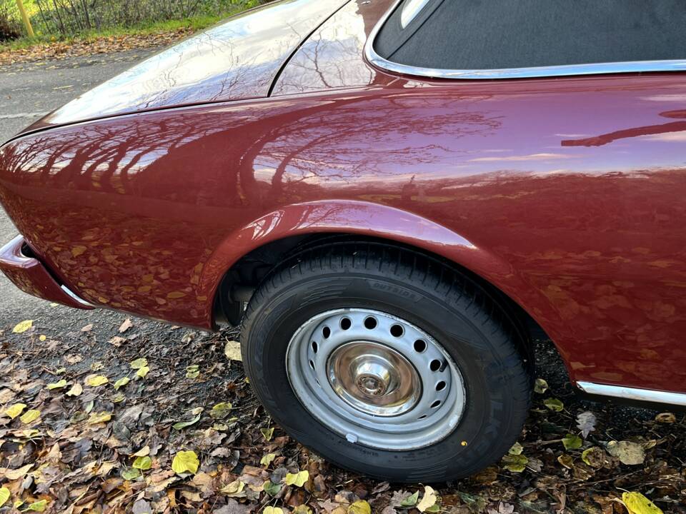 Image 30/35 of Peugeot 504 Convertible (1980)