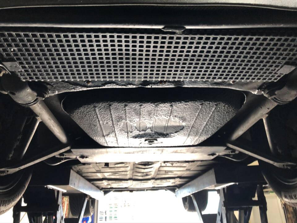 Image 37/50 of Porsche 911 Carrera 3.2 (1984)