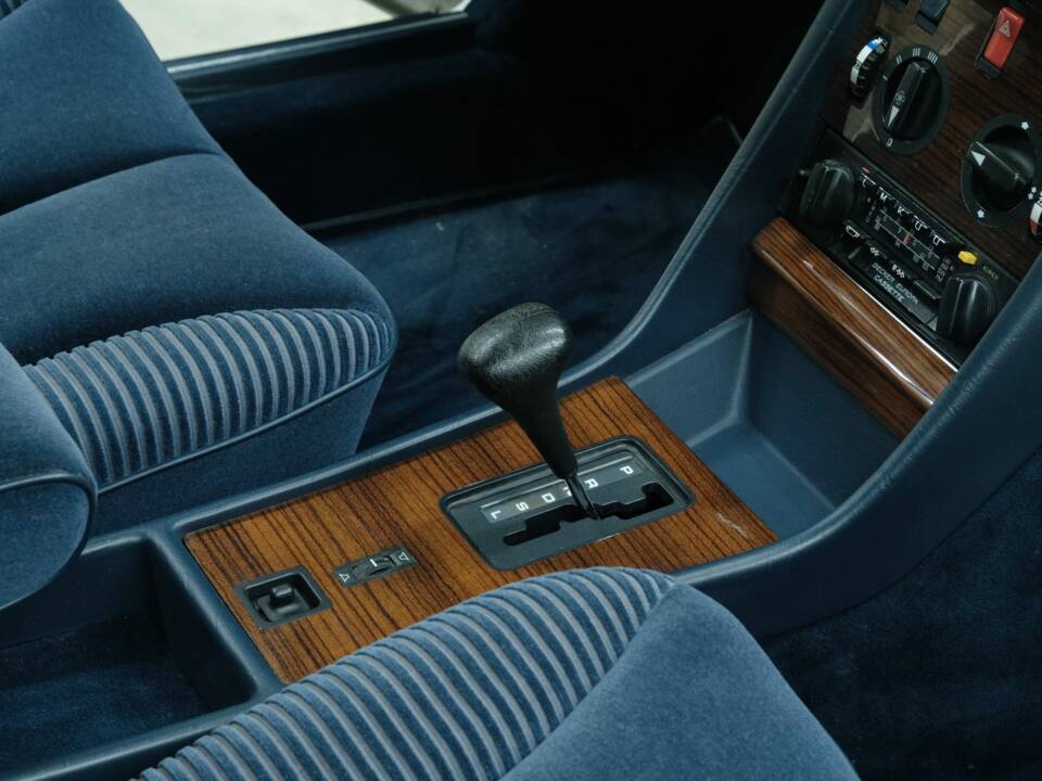 Bild 31/50 von Mercedes-Benz 280 S (1981)