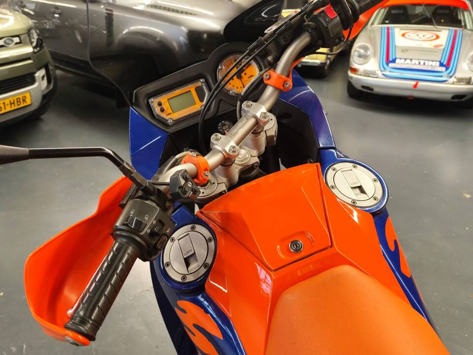 Image 21/59 of KTM DUMMY (2007)