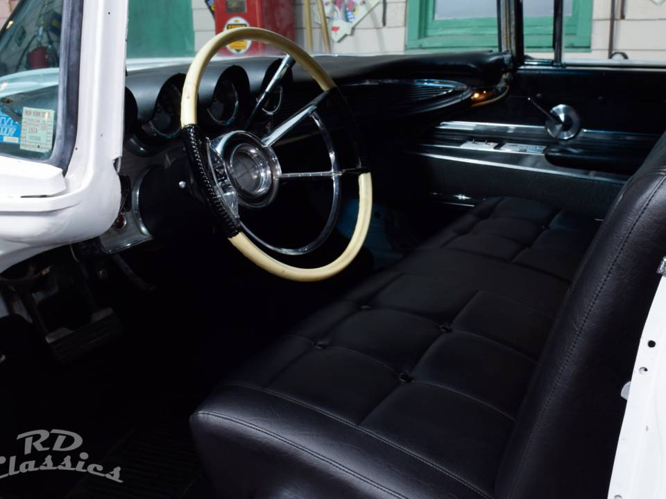 Bild 13/47 von Lincoln Continental Sedan (1960)