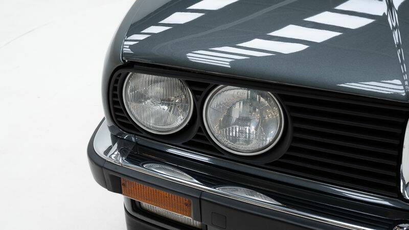 Afbeelding 10/15 van BMW 325i (1988)
