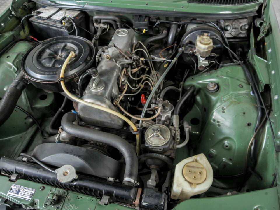 Afbeelding 38/50 van Mercedes-Benz 300 D (1978)