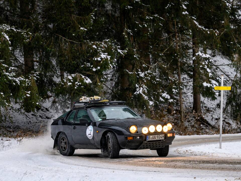 Image 34/44 of Porsche 924 S (1986)