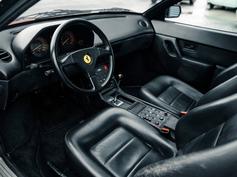 Image 4/5 of Ferrari Mondial T (1992)