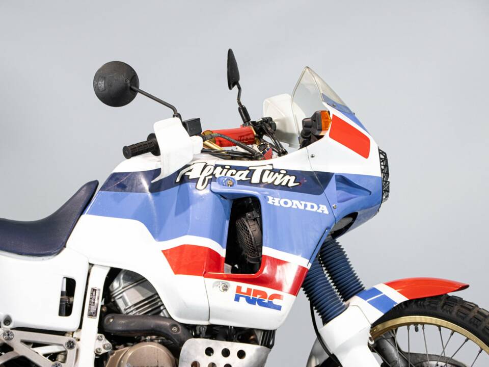 Bild 35/50 von Honda DUMMY (1989)