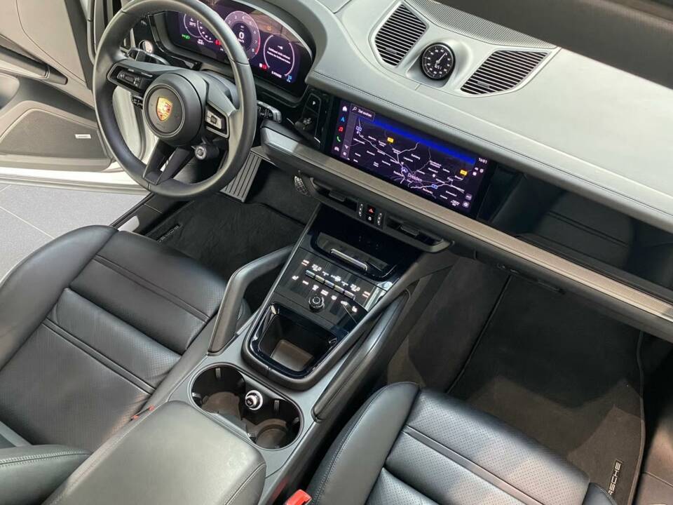 Image 5/12 de Porsche Cayenne Coupé E-Hybrid (2023)