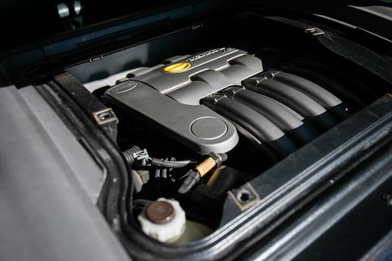 Image 22/40 of Renault Clio II V6 (2002)