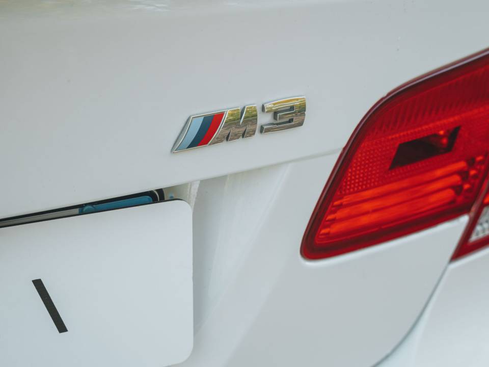 Image 19/70 of BMW M3 (2009)