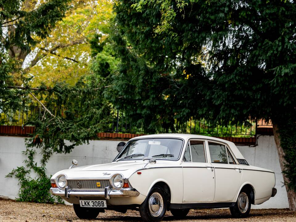 Image 12/40 of Ford Consul Corsair (1964)