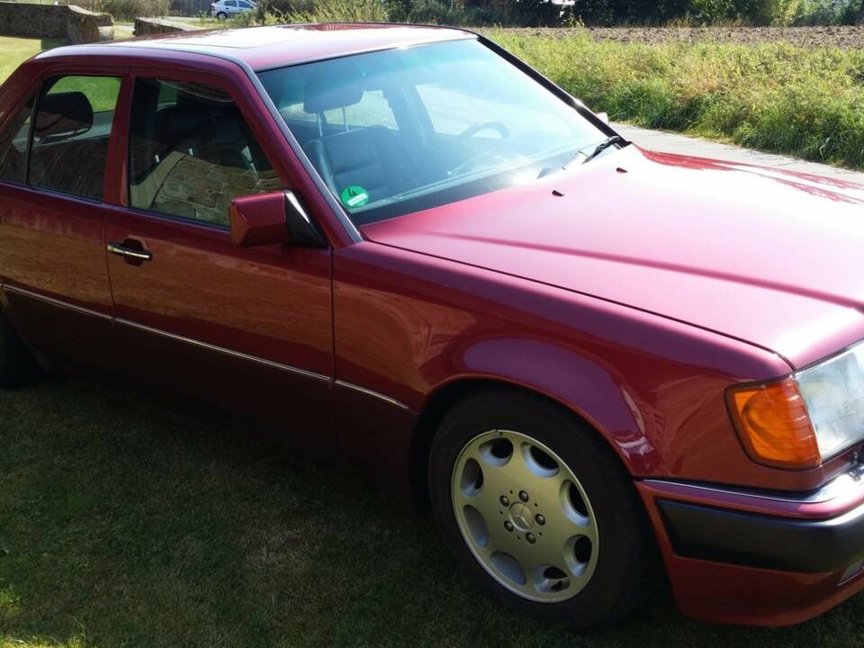 Bild 5/11 von Mercedes-Benz 500 E (1992)