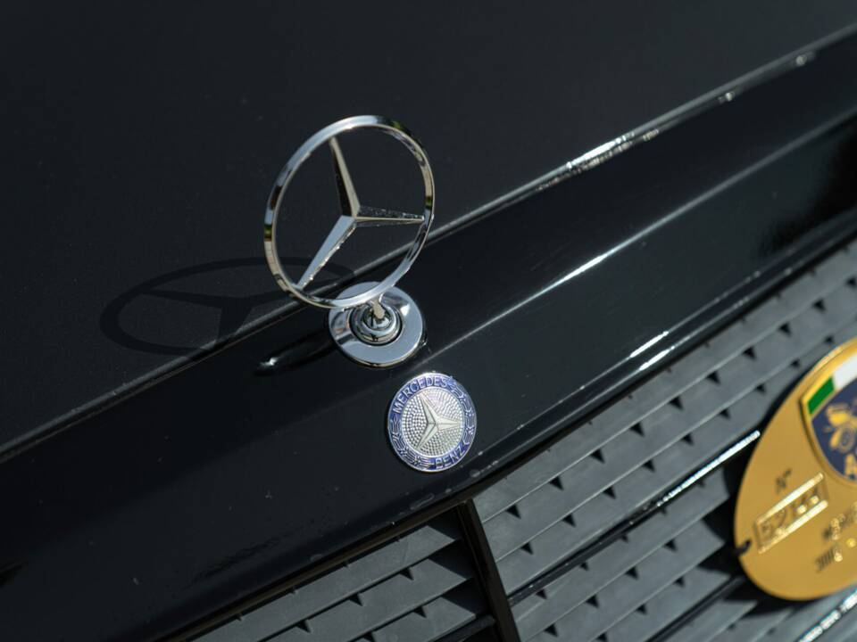 Bild 10/50 von Mercedes-Benz 300 E-24 (1989)