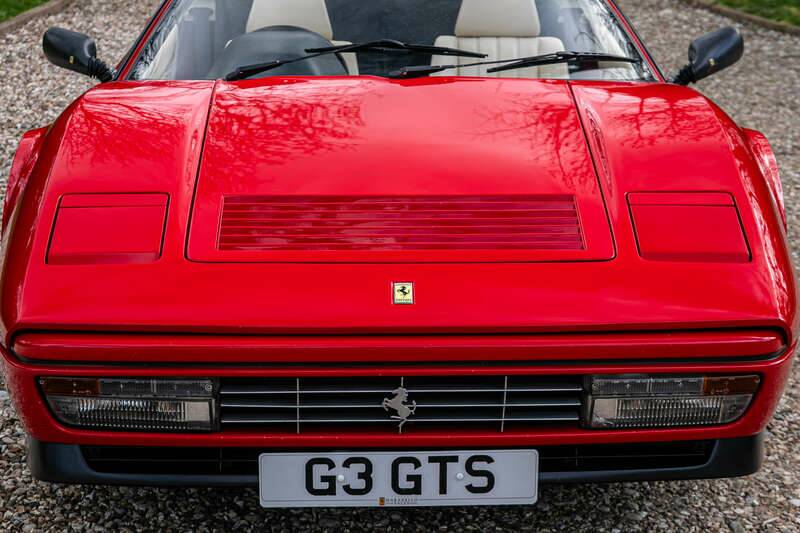 Afbeelding 47/49 van Ferrari 328 GTS (1989)
