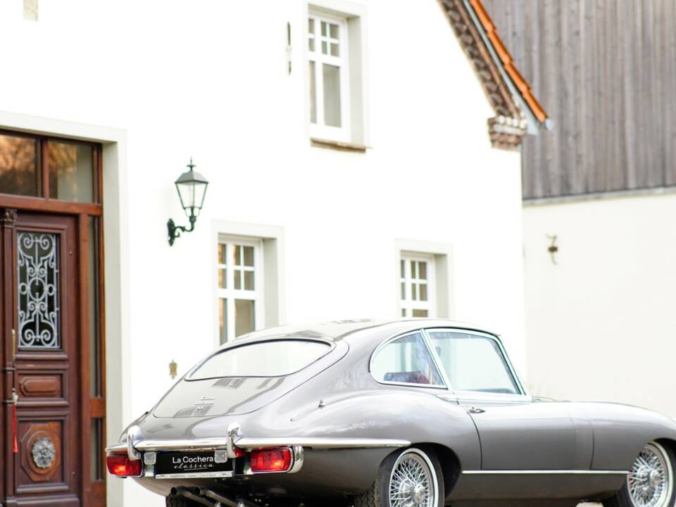 Image 10/25 de Jaguar E-Type (1969)
