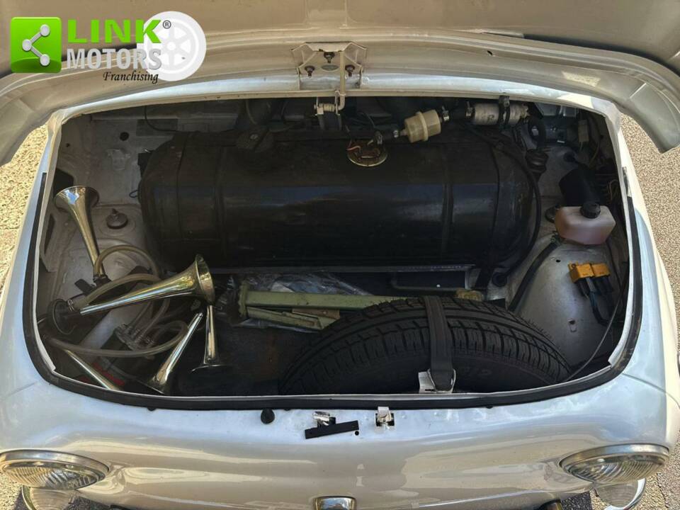 Image 17/21 of FIAT 500 L (1969)