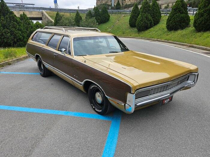 Image 3/7 de Plymouth Sport Fury Station Wagon (1970)