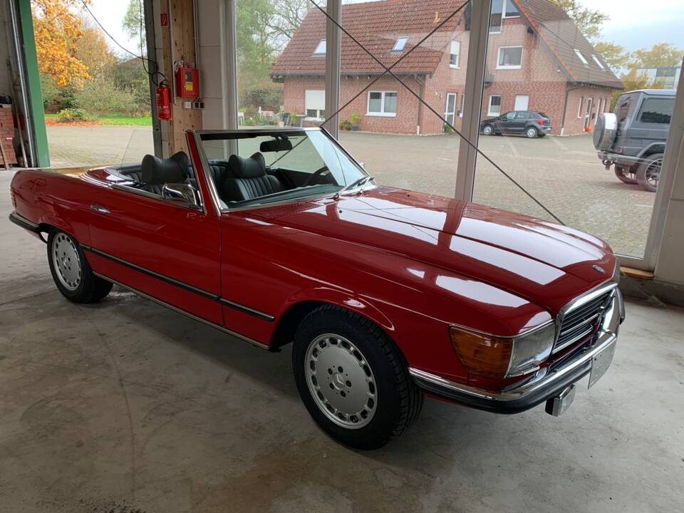 Image 111/160 of Mercedes-Benz 350 SL (1974)