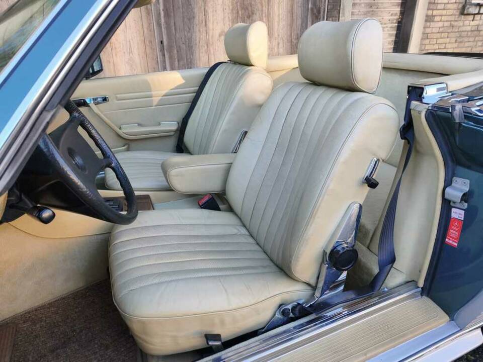 Image 11/26 of Mercedes-Benz 500 SL (1981)