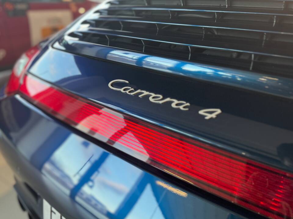 Image 9/43 of Porsche 911 Carrera 4 (2010)