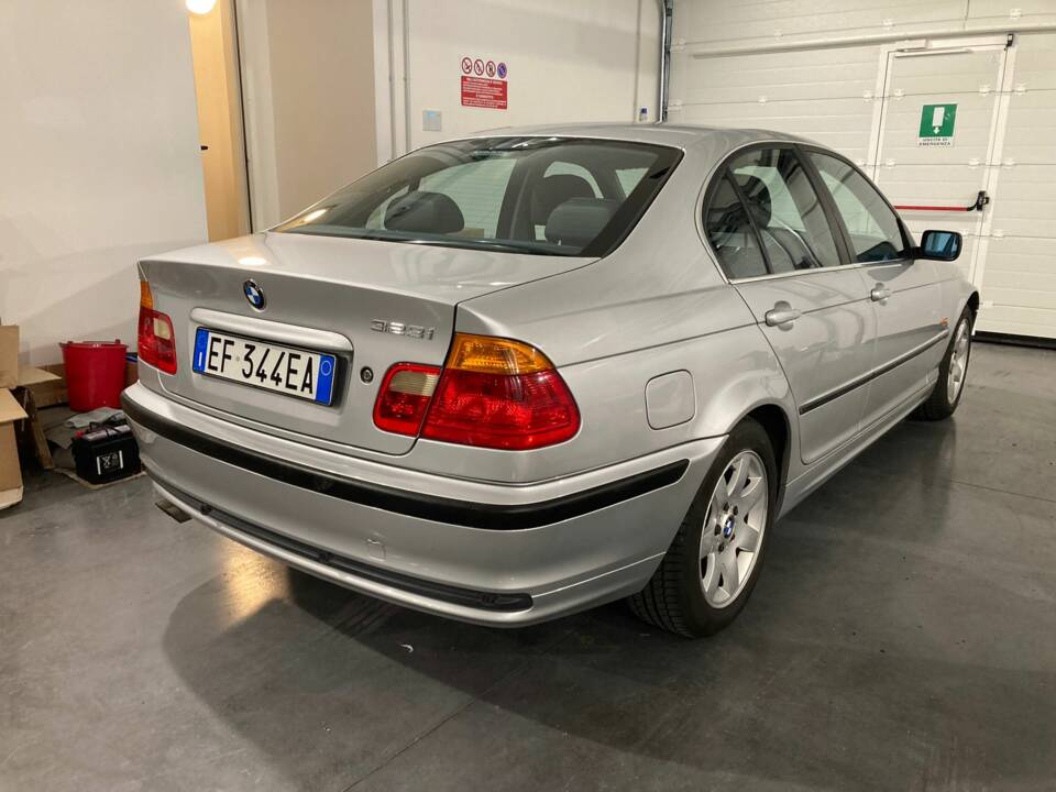 Image 3/30 of BMW 323i (1998)