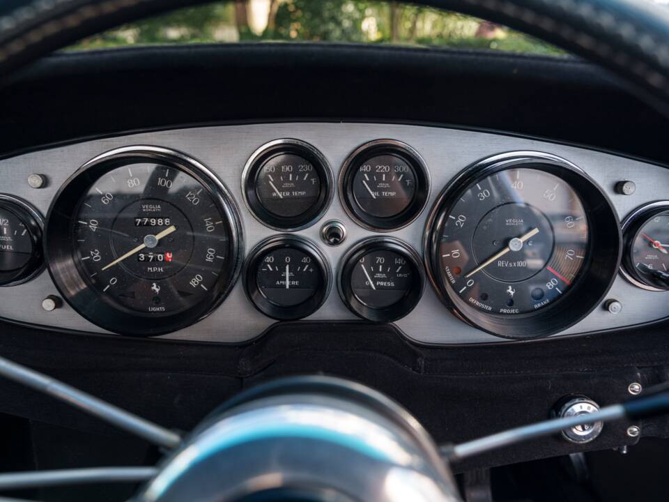 Afbeelding 16/26 van Ferrari 365 GTB&#x2F;4 Daytona (1971)