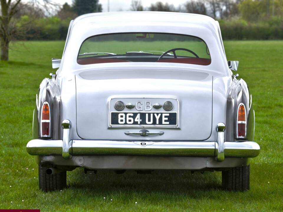 Image 7/50 of Bentley S 2 (1960)