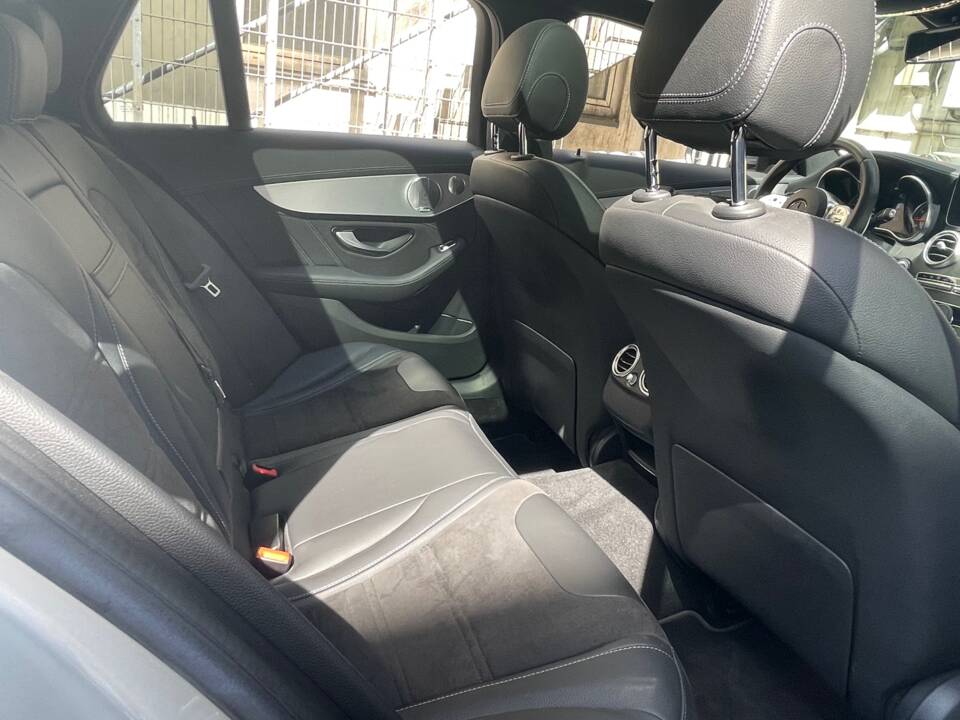 Image 22/26 of Mercedes-Benz C 63 AMG T (2020)