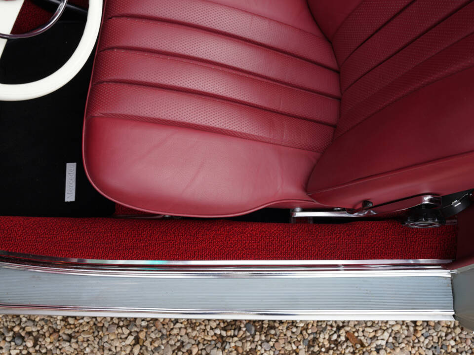 Image 32/50 of Mercedes-Benz 280 SL (1969)