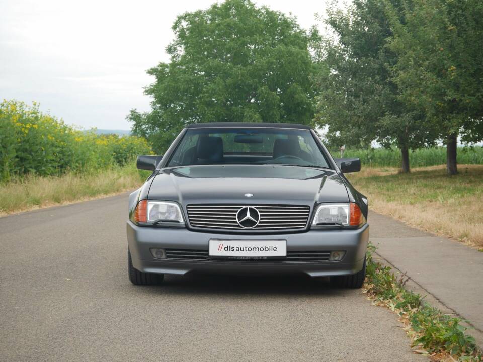 Immagine 13/47 di Mercedes-Benz 500 SL (1900)