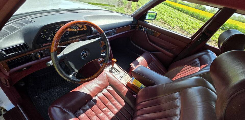 Bild 2/8 von Mercedes-Benz 300 SE (1985)