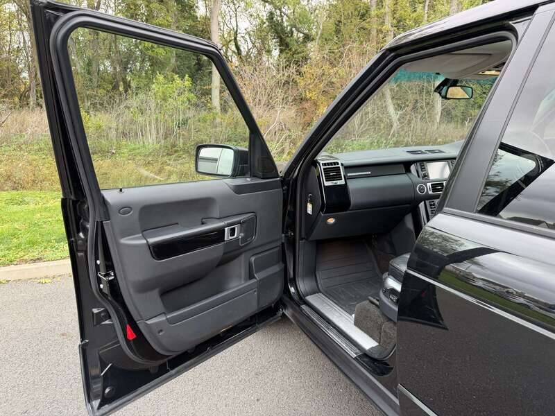 Bild 46/50 von Land Rover Range Rover Vogue TDV8 (2008)