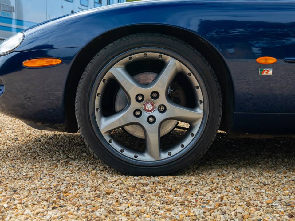 Imagen 10/50 de Jaguar XKR (2000)