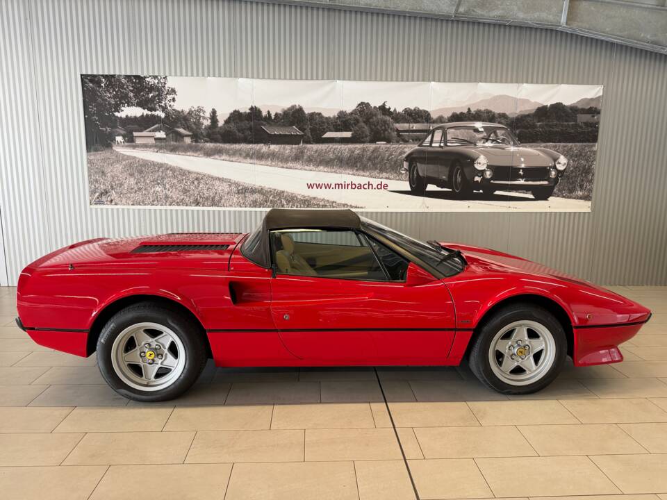 Afbeelding 3/21 van Ferrari 308 GTSi (1982)