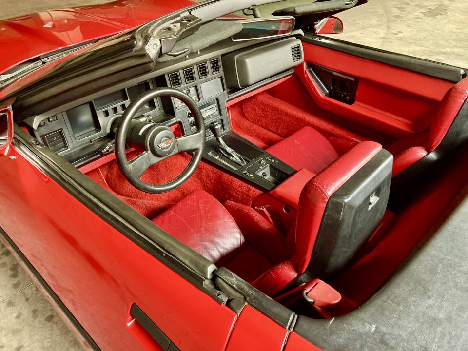 Image 27/32 of Chevrolet Corvette Convertible (1988)