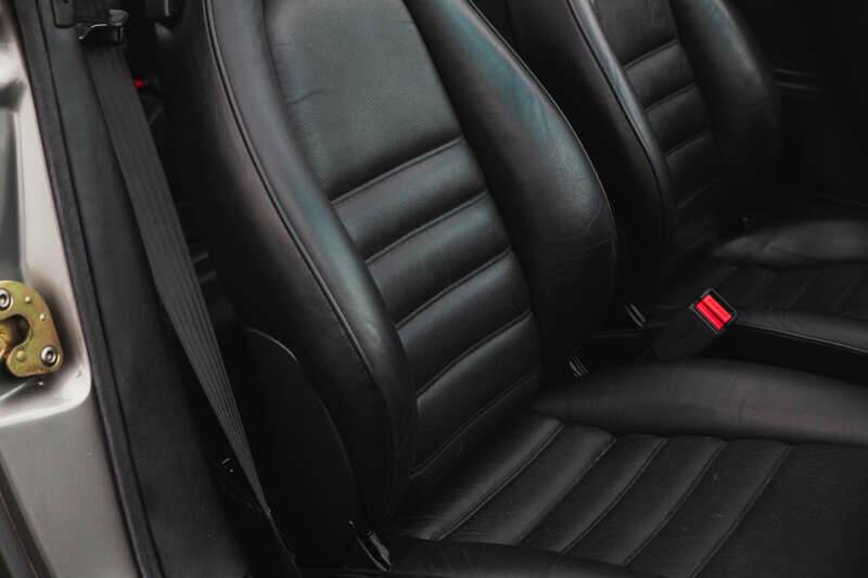 Image 20/50 de Porsche 911 Carrera 3.2 (1989)